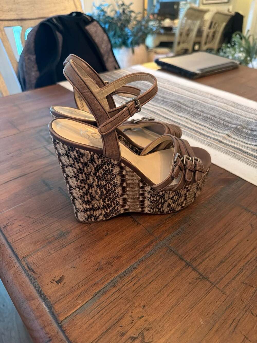 Kors Michael Kors Snakeskin Embossed Buckle Platform Wedge Sandals Size 7M - Picture 3 of 5